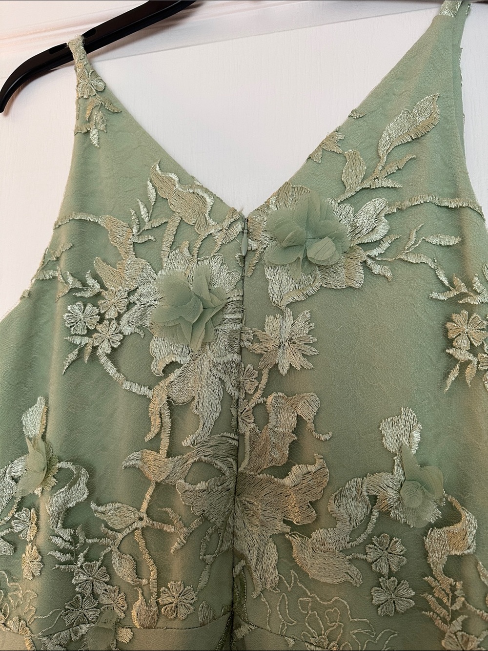 Dress the Population Sage Green Embroidered Floral Lace Midi Dress Size Large - Picture 12 of 14